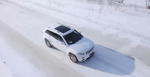 亞布力jeep白(bái)色大(dà)切